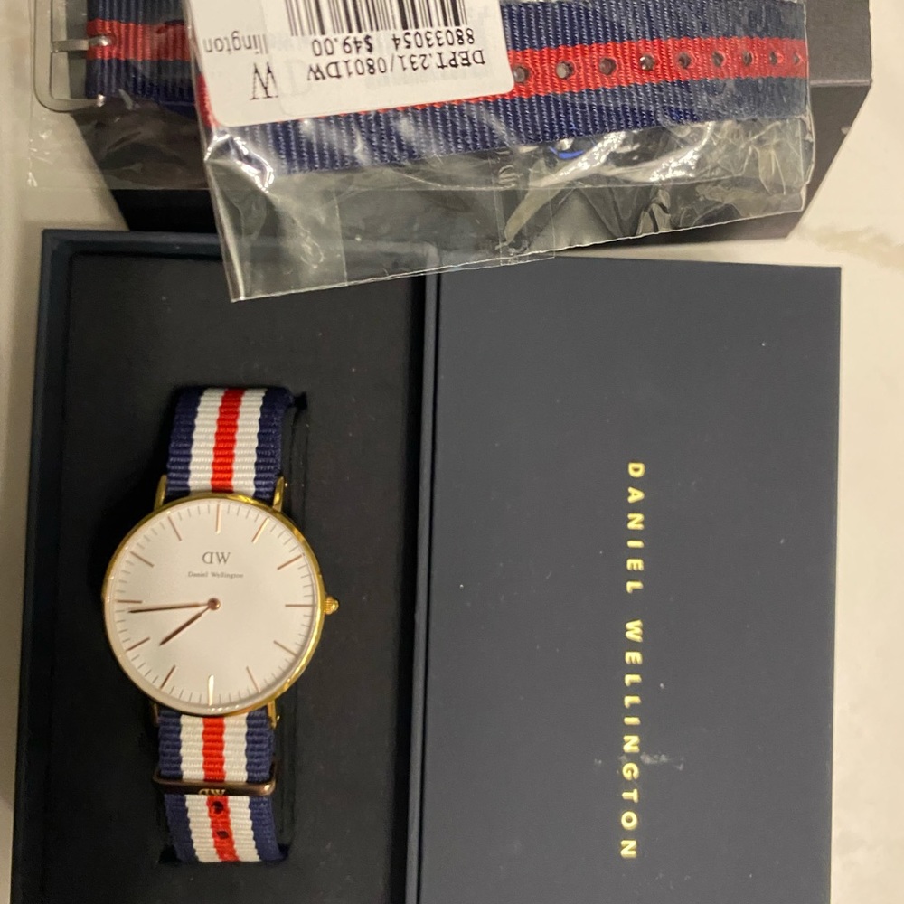 Daniel Wellington watch with an extra new strap